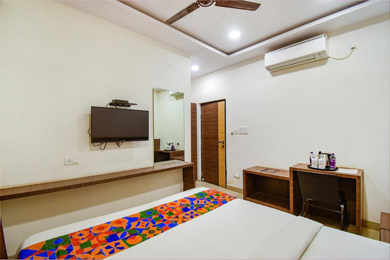 Fabhotel Kzar Select - 2Km From Park Street Kolkata Bagian luar foto